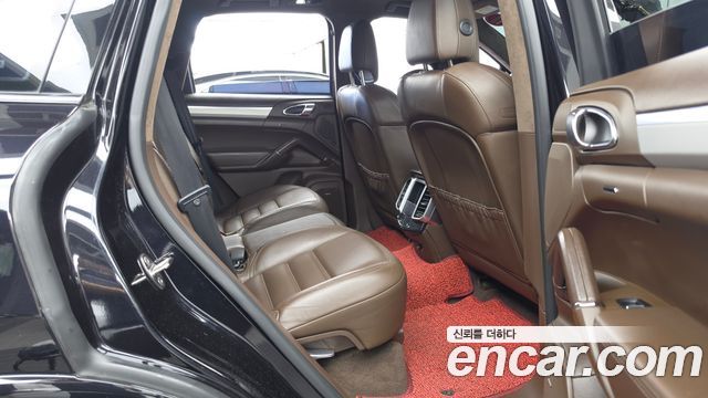 Porsche Cayenne 2016 — photo 12