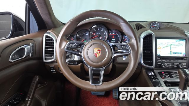 Porsche Cayenne 2016 — photo 13