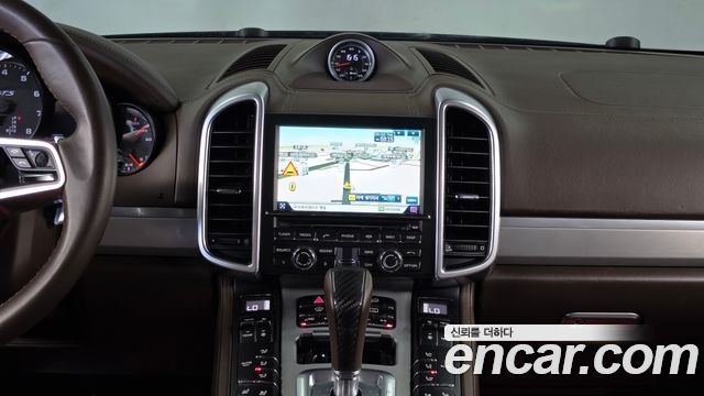 Porsche Cayenne 2016 — photo 14