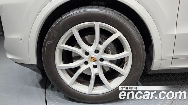 Porsche Cayenne 2024 — photo 5