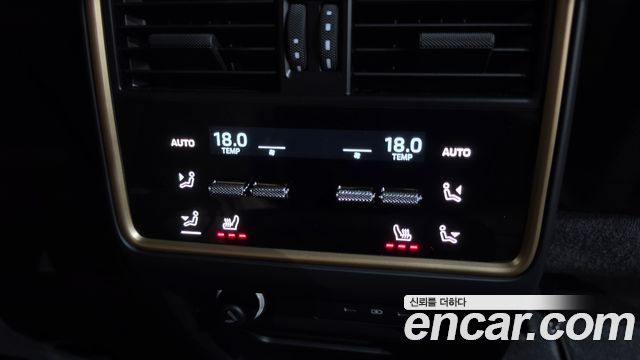 Porsche Cayenne 2024 — photo 16