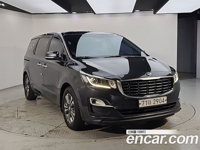 Kia Canival 2019 — photo 2