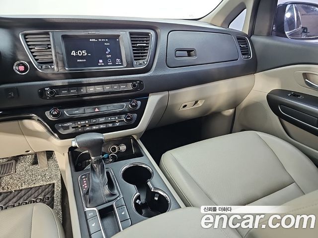 Kia Canival 2019 — photo 10