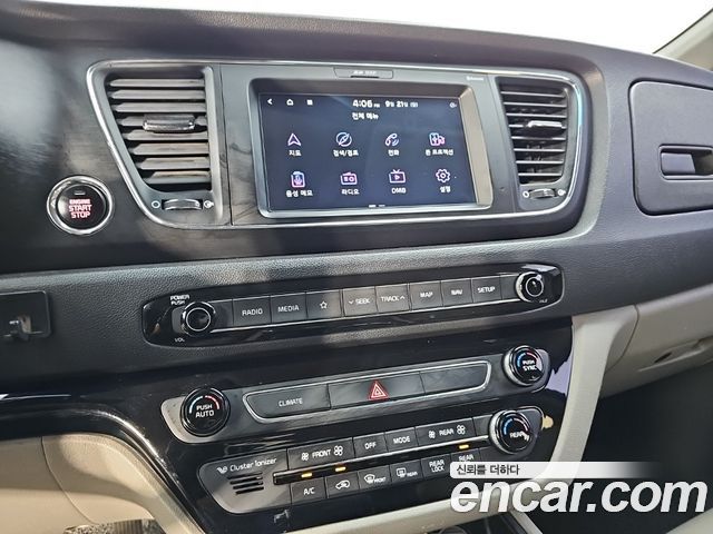 Kia Canival 2019 — photo 16