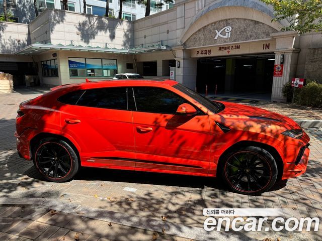 Lamborghini Urus 2024 — photo 2