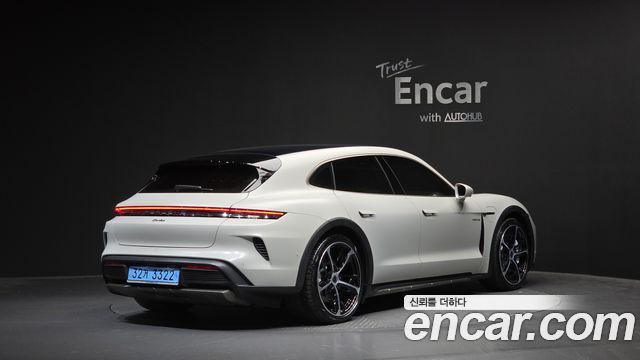 Porsche Taycan 2025 — photo 2