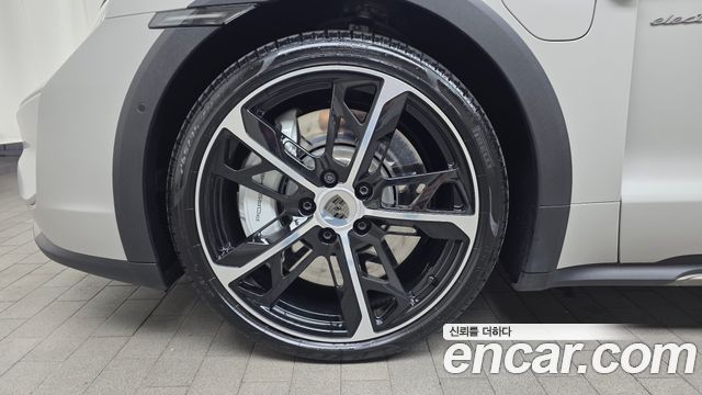 Porsche Taycan 2025 — photo 5