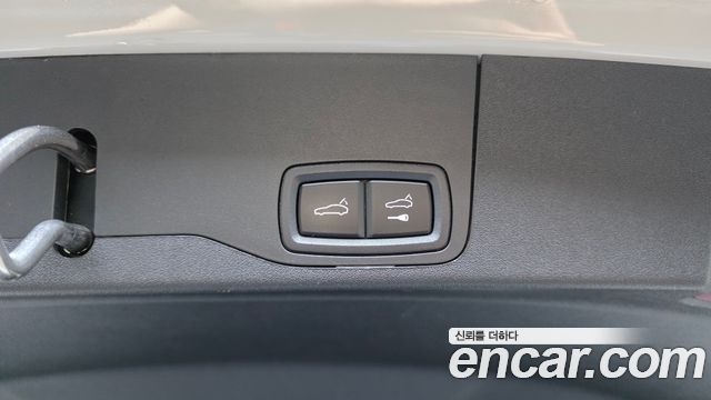 Porsche Taycan 2025 — photo 24