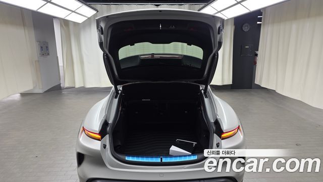 Porsche Taycan 2025 — photo 25
