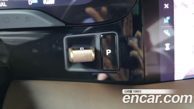 Porsche Taycan 2025 — photo 26