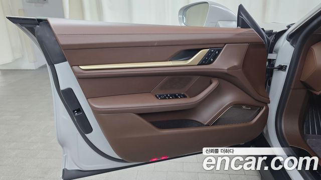 Porsche Taycan 2025 — photo 14
