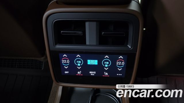 Porsche Taycan 2025 — photo 31