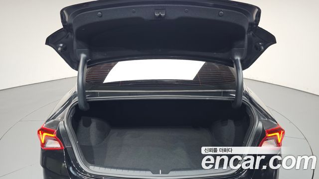 Kia K5 2022 — photo 31