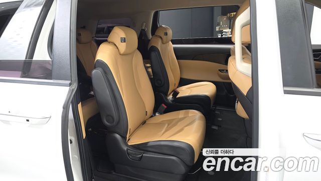 Kia Canival 2021 — photo 18