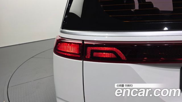 Kia Canival 2021 — photo 9