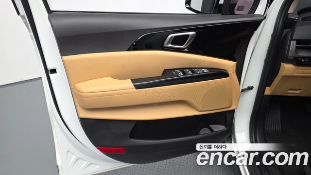 Kia Canival 2021 — photo 15