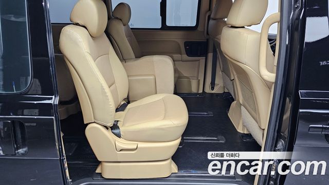 Hyundai Starex 2020 — photo 17