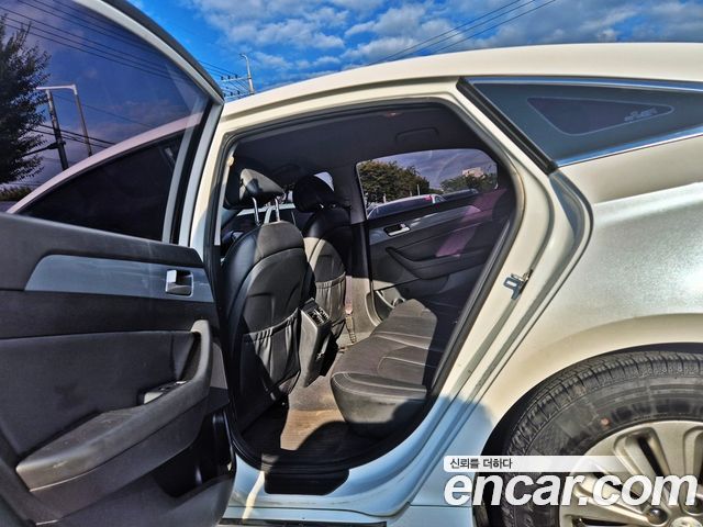 Hyundai Sonata 2016 — photo 19