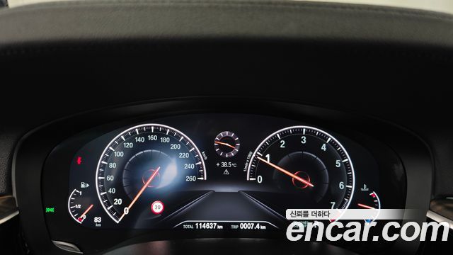 BMW 5-Series 2019 — photo 8