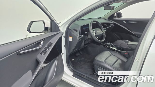 Kia Niro 2023 — photo 13