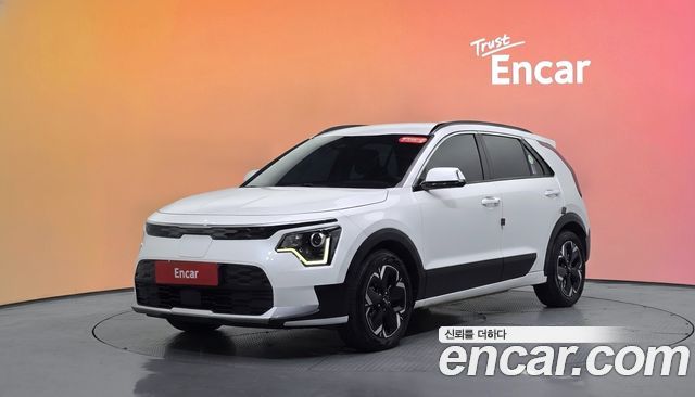 Kia Niro 2023 — photo 1
