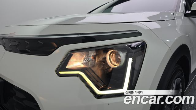 Kia Niro 2023 — photo 8