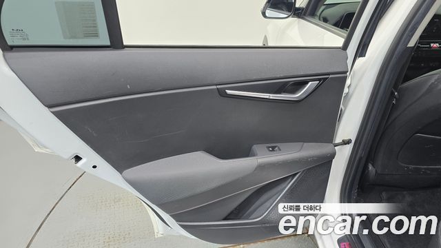Kia Niro 2023 — photo 15