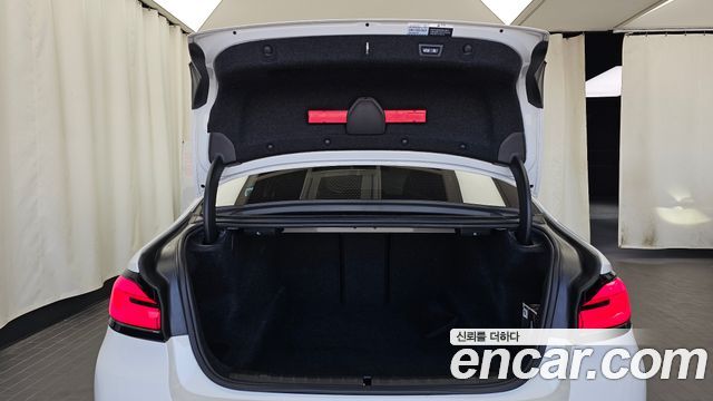 BMW 5-Series 2022 — photo 26