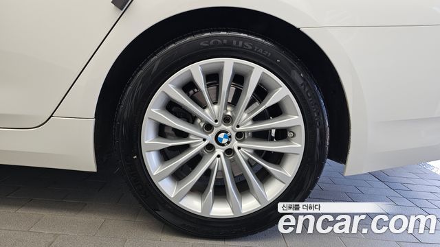 BMW 5-Series 2022 — photo 7