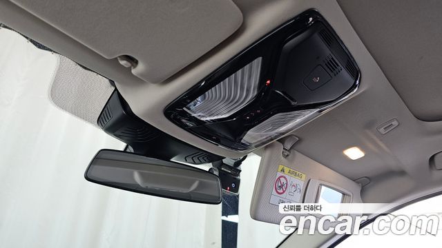 BMW 5-Series 2022 — photo 27