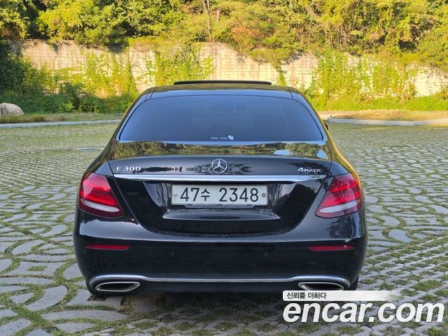 Mercedes-Benz E-Class 2018 — photo 4