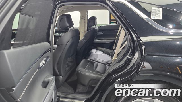 Genesis GV70 2022 — photo 17
