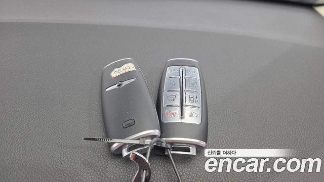 Genesis GV70 2022 — photo 22