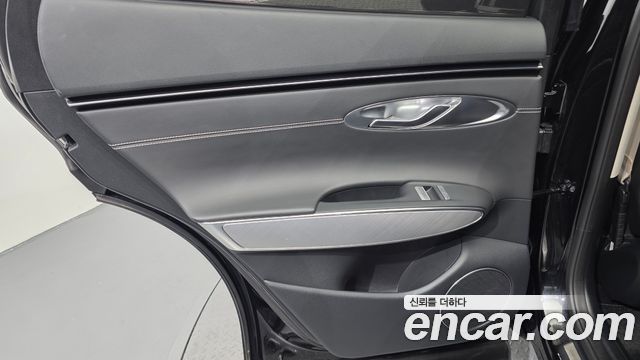 Genesis GV70 2022 — photo 26
