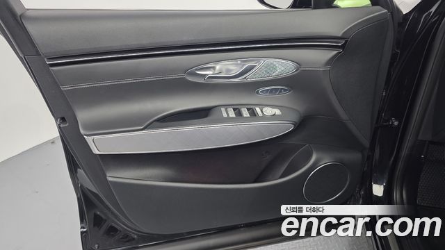Genesis GV70 2022 — photo 14