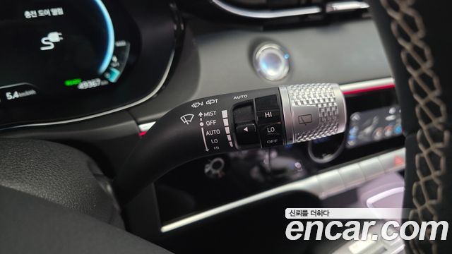 Genesis GV70 2022 — photo 30