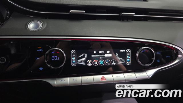 Genesis GV70 2022 — photo 33