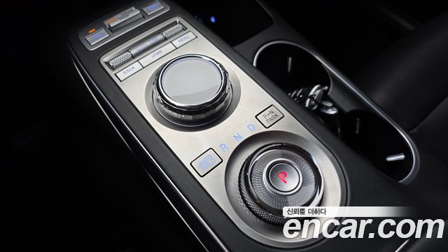 Genesis GV70 2022 — photo 12