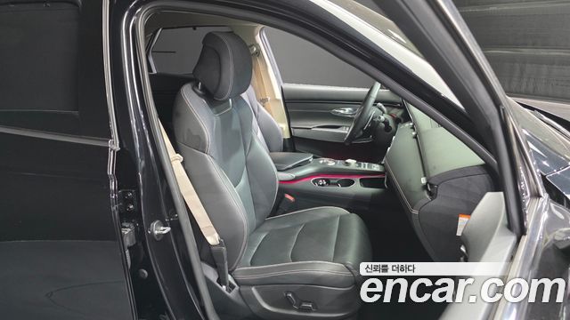 Genesis GV70 2022 — photo 17