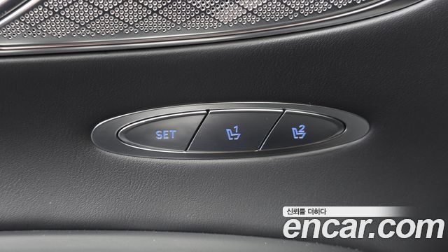 Genesis GV70 2022 — photo 19