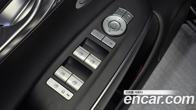 Genesis GV70 2022 — photo 20