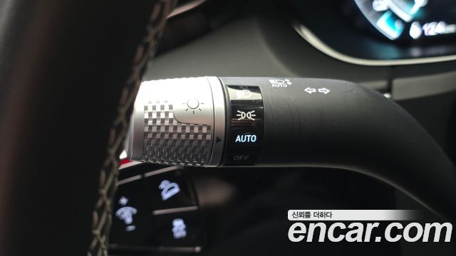 Genesis GV70 2022 — photo 23