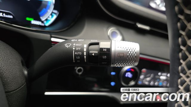 Genesis GV70 2022 — photo 24