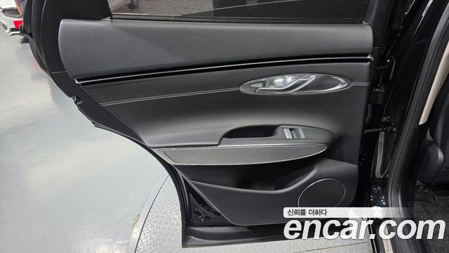 Genesis GV70 2022 — photo 15
