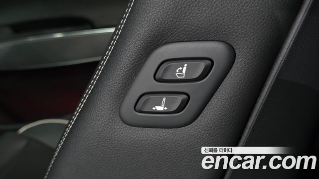 Genesis GV70 2022 — photo 33