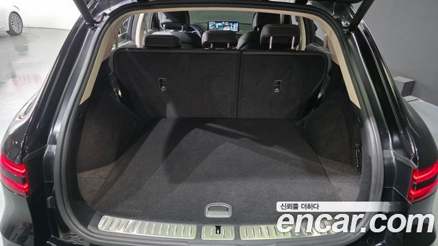 Genesis GV70 2022 — photo 37