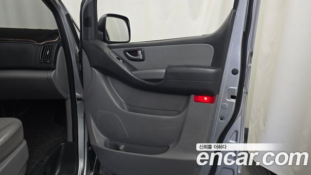 Hyundai Starex 2019 — photo 15