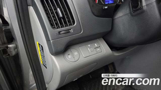 Hyundai Starex 2019 — photo 28