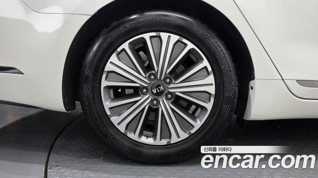 Kia K7 2018 — photo 5