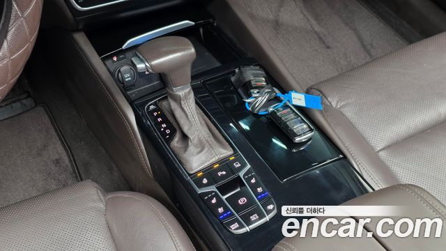 Kia K7 2018 — photo 12